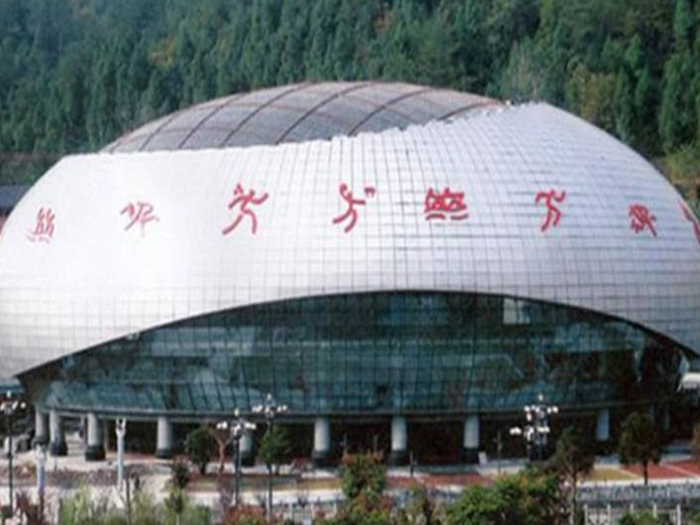 太原體育中心球形網(wǎng)架加工安裝